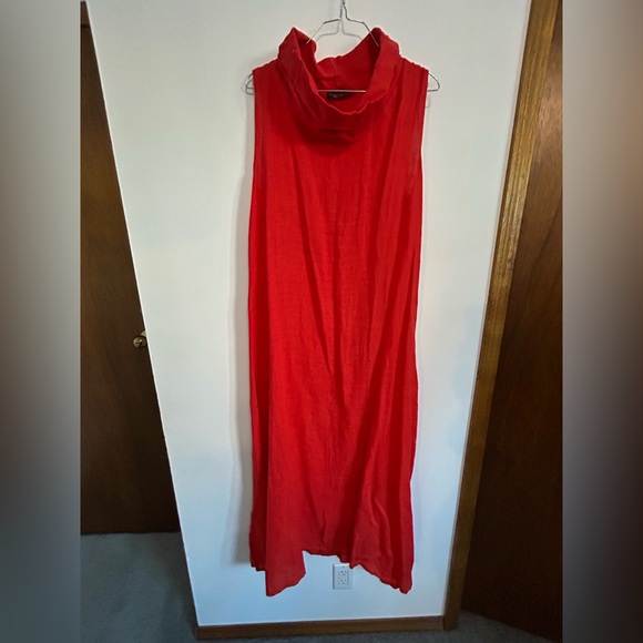 Francesca Bettini Dresses & Skirts - Elegant Red Linen Sleeveless Dress